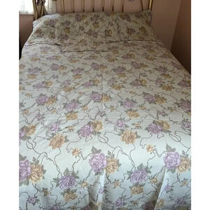 Beautiful Queen Size Bed Spread/ Quilt With 3 Standard Shams ,1 Small Portugal